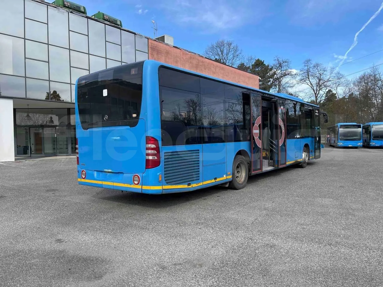 Mercedes-Benz Citaro O 530/2PCL2E4 - Euro 4 - 210 kW - 11,950 mt - 3/4 right rear doors open