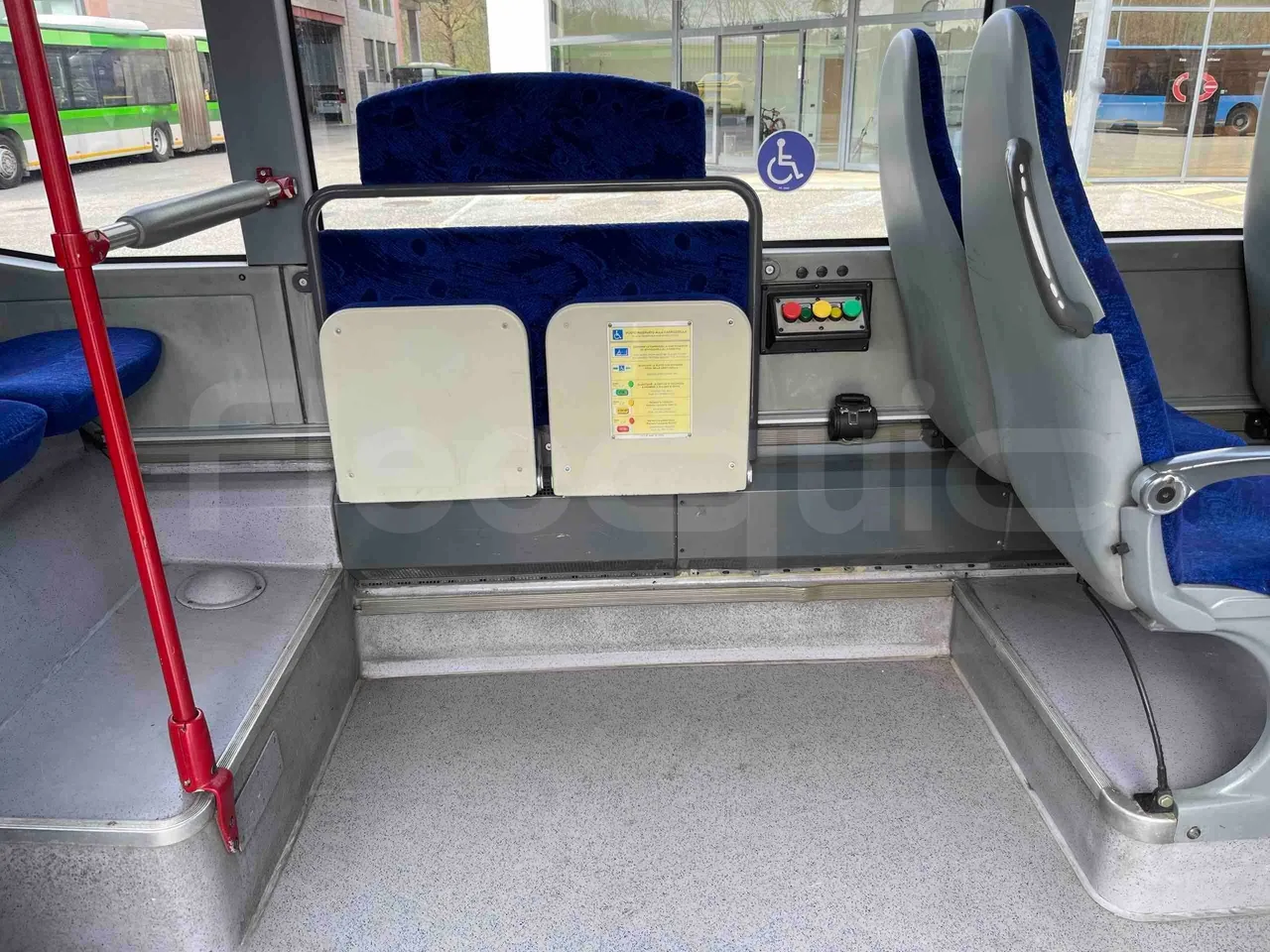 Mercedes-Benz Citaro O 530/2PCL2E4 - Euro 4 - 210 kW - 11,950 mt - disabled area photo