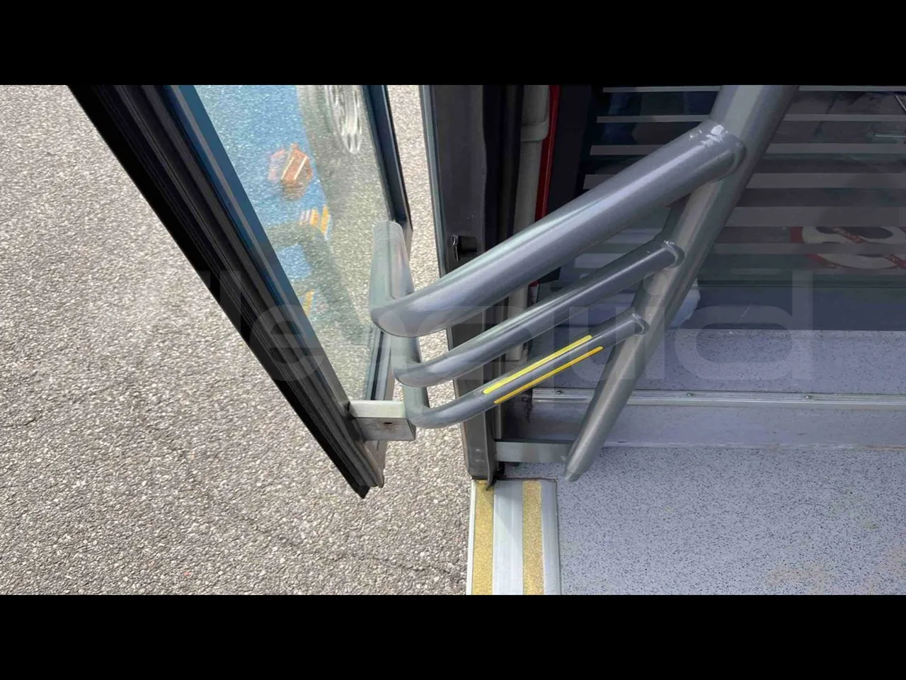 Mercedes-Benz Citaro O 530/2PCL2E4 - Euro 4 - 210 kW - 11,950 mt - door mechanism photo