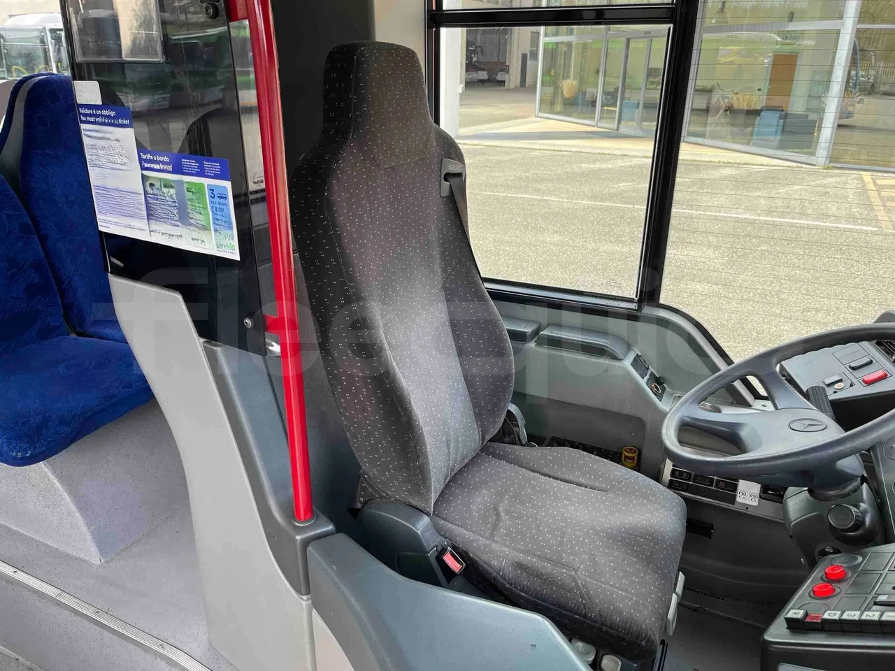 Mercedes-Benz Citaro O 530/2PCL2E4 - Euro 4 - 210 kW - 11,950 mt - driver's seat photo