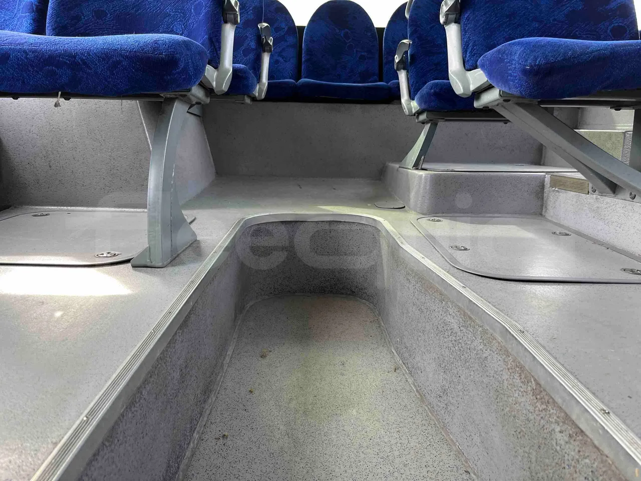 Mercedes-Benz Citaro O 530/2PCL2E4 - Euro 4 - 210 kW - 11,950 mt - monitor detail photo