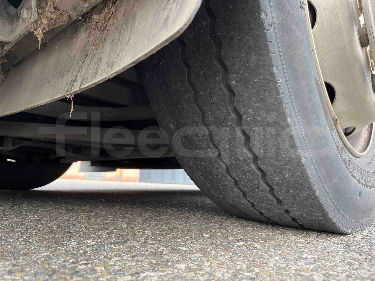 Mercedes-Benz Citaro O 530/2PCL2E4 - Euro 4 - 210 kW - 11,950 mt - tread condition second axle tires right