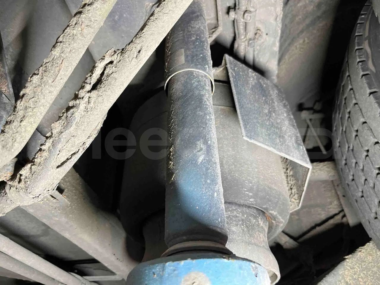 Mercedes-Benz Citaro O 530/2PCL2E4 - Euro 4 - 210 kW - 11,950 mt - axle 2 shock absorbers 1 left