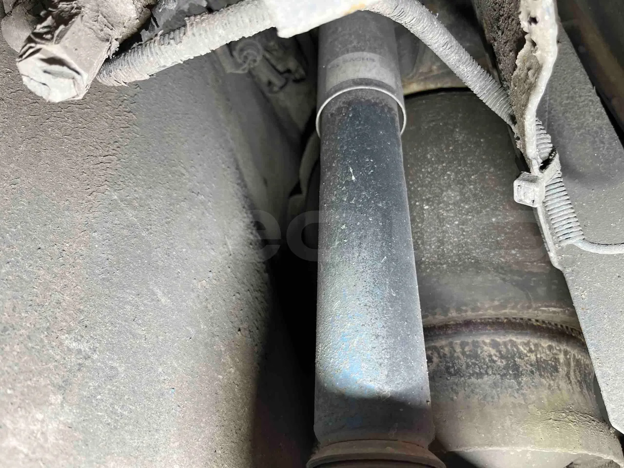 Mercedes-Benz Citaro O 530/2PCL2E4 - Euro 4 - 210 kW - 11,950 mt - axle 2 shock absorbers 2 left