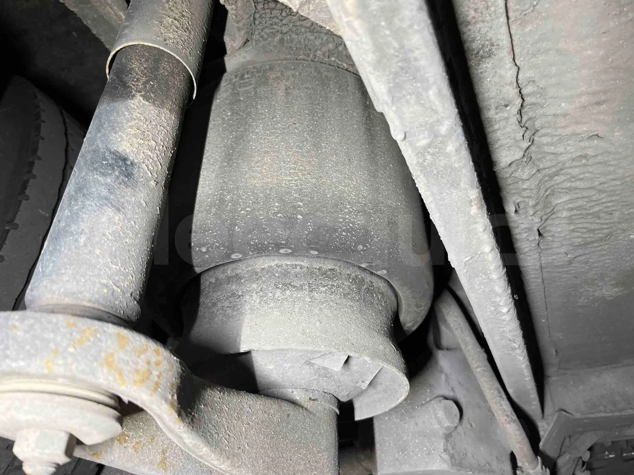 Mercedes-Benz Citaro O 530/2PCL2E4 - Euro 4 - 210 kW - 11,950 mt - axle 2 shock absorbers 2 left