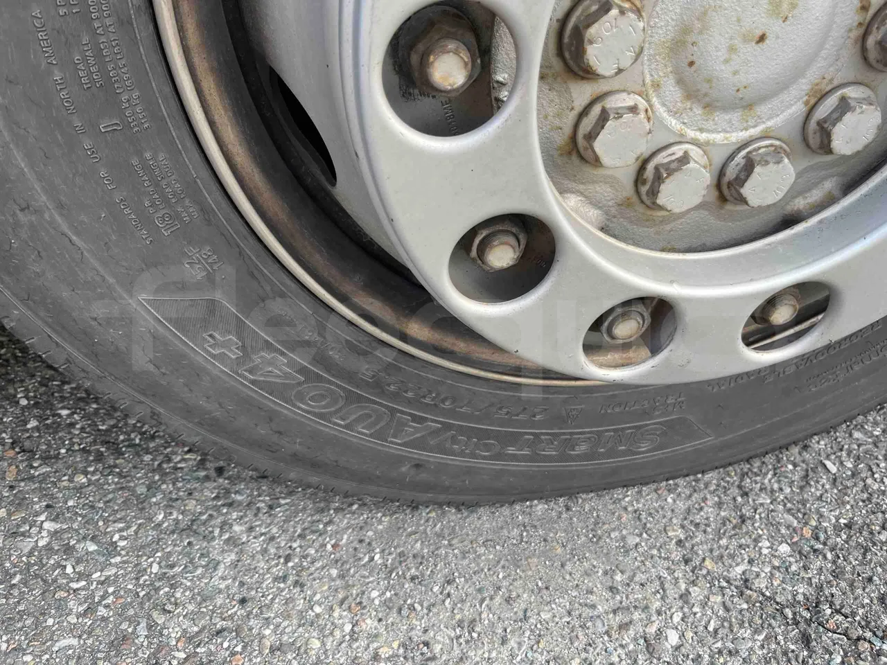 Mercedes-Benz Citaro O 530/2PCL2E4 - Euro 4 - 210 kW - 11,950 mt - front left tire measurements