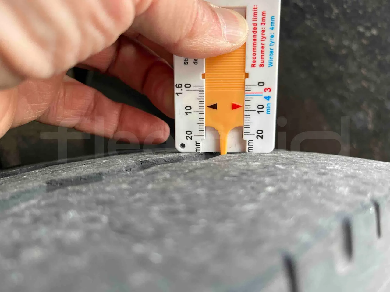 Mercedes-Benz Citaro O 530/2PCL2E4 - Euro 4 - 210 kW - 11,950 mt - rear left tire photo