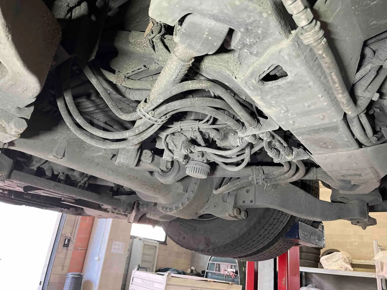 Mercedes-Benz Citaro O 530/2PCL2E4 - Euro 4 - 210 kW - 11,950 mt - axle 3 left side