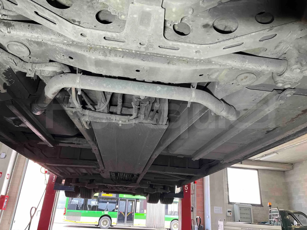 Mercedes-Benz Citaro O 530/2PCL2E4 - Euro 4 - 210 kW - 11,950 mt - central undercarriage photo
