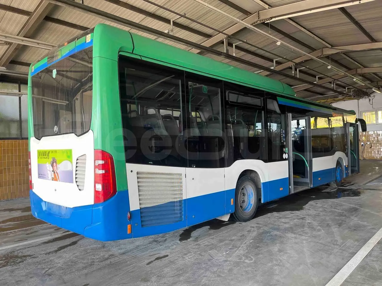 Mercedes-Benz Citaro O 530 LE - Euro 6 - 220 kW - 12.170 mt - 3/4 right rear doors open