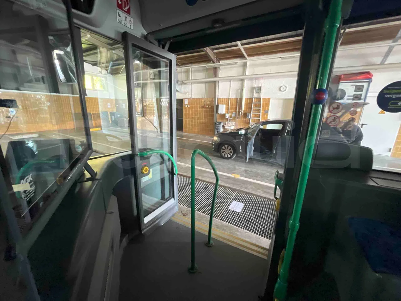 Mercedes-Benz Citaro O 530 LE - Euro 6 - 220 kW - 12.170 mt - handrails photo