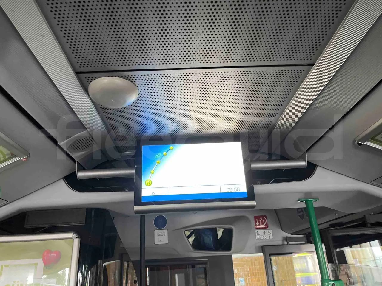 Mercedes-Benz Citaro O 530 LE - Euro 6 - 220 kW - 12.170 mt - monitor detail photo