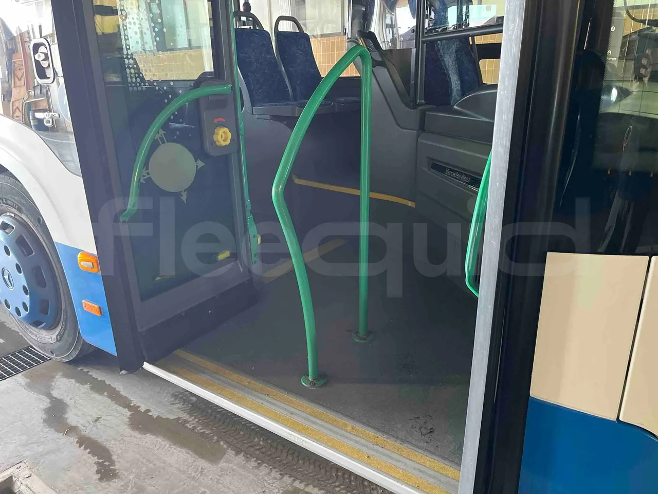 Mercedes-Benz Citaro O 530 LE - Euro 6 - 220 kW - 12.170 mt - hostess seat photo