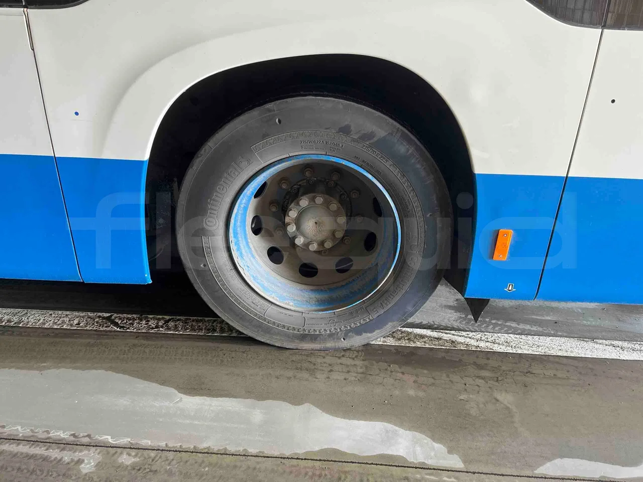 Mercedes-Benz Citaro O 530 LE - Euro 6 - 220 kW - 12.170 mt - rear left tire photo