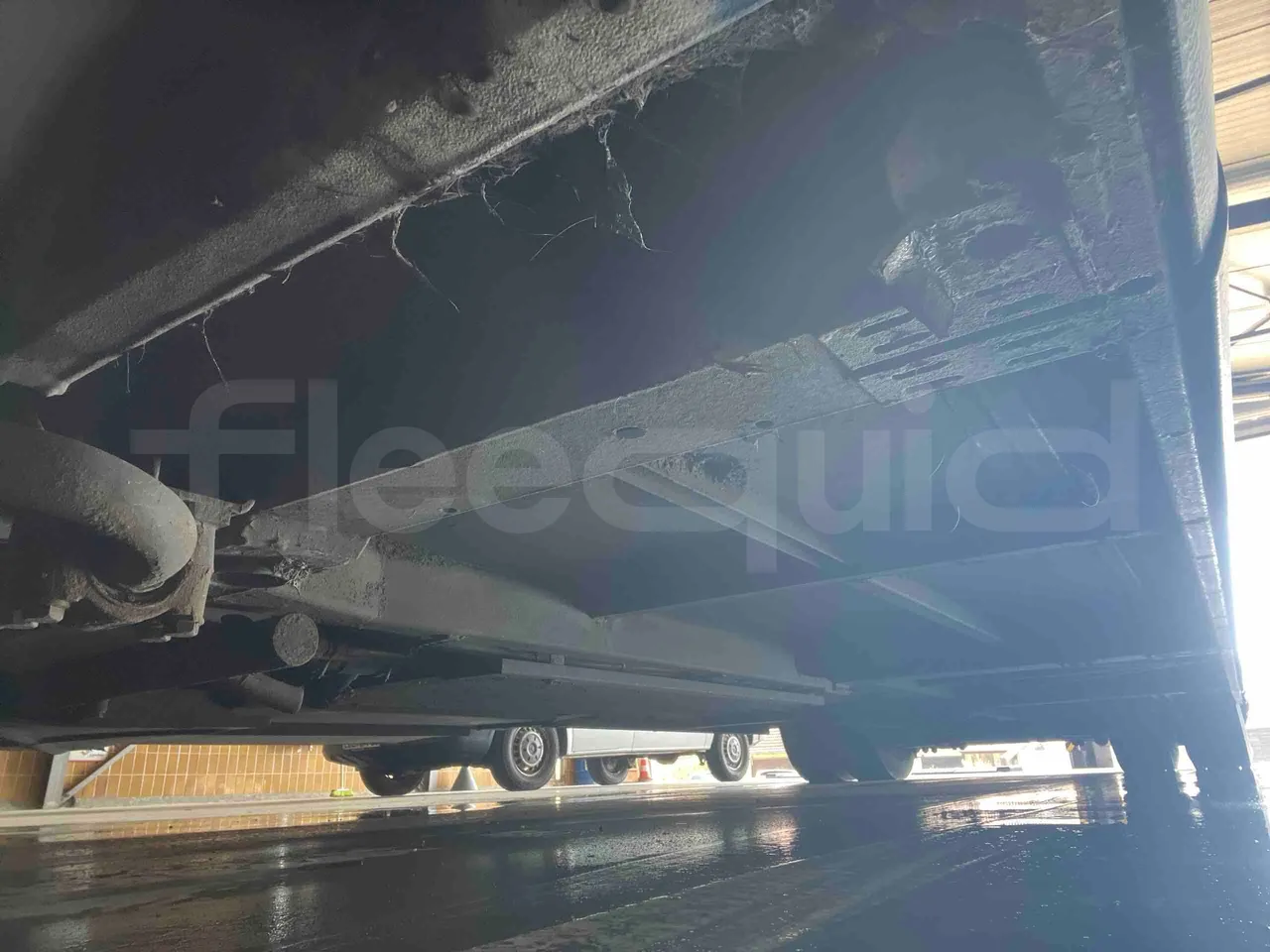 Mercedes-Benz Citaro O 530 LE - Euro 6 - 220 kW - 12.170 mt - central undercarriage photo