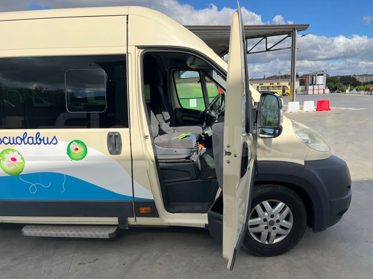 Fiat Ducato 250EDMLC BXL - Euro4  - 115kW - 6.363mt - front door 1 open