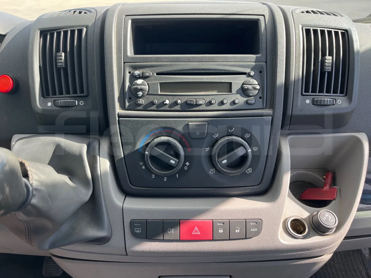 Fiat Ducato 250EDMLC BXL - Euro4  - 115kW - 6.363mt - radio accessories photo