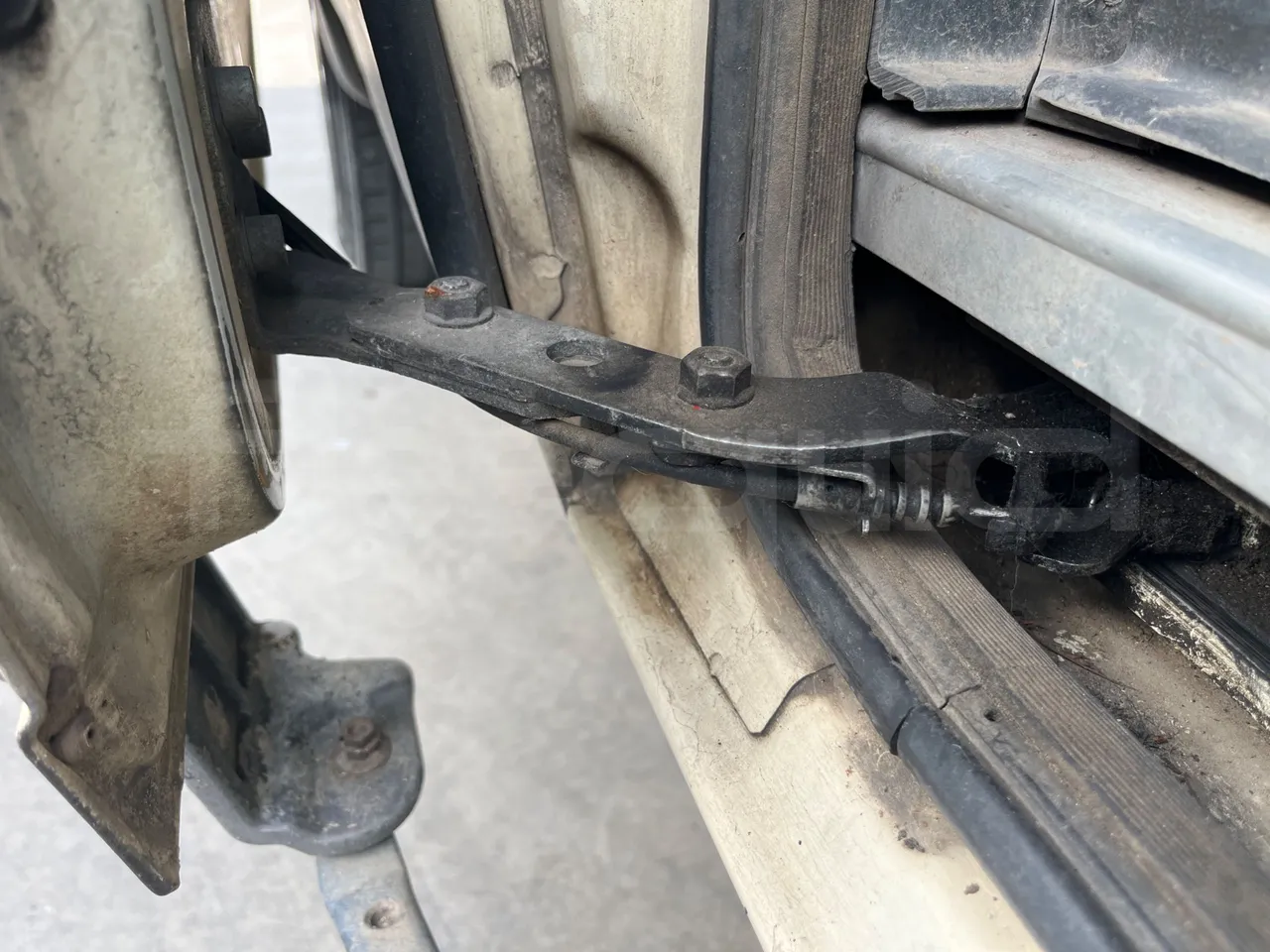 Fiat Ducato 250EDMLC BXL - Euro4  - 115kW - 6.363mt - door mechanism photo