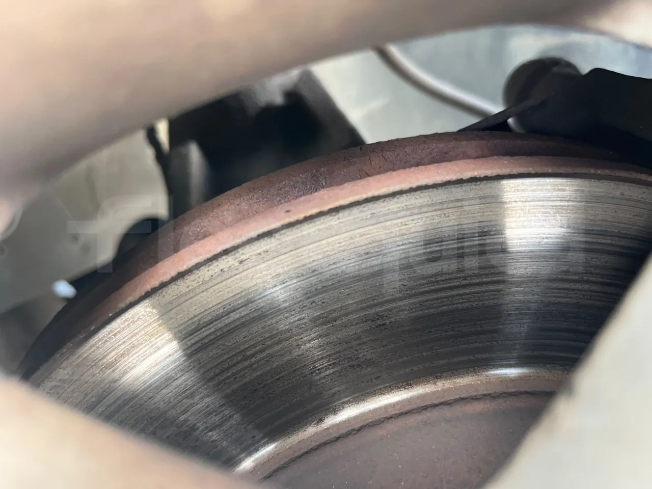 Fiat Ducato 250EDMLC BXL - Euro4  - 115kW - 6.363mt - front discs right