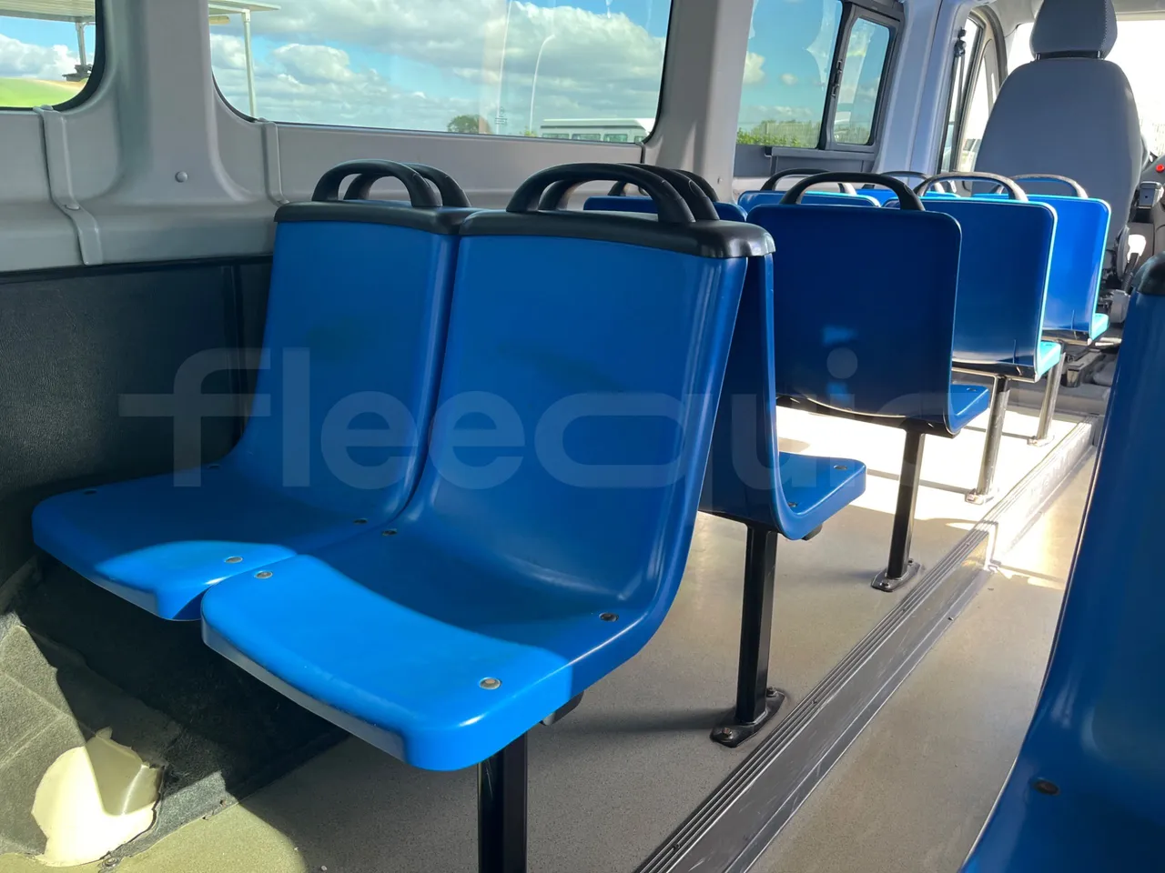 Fiat Ducato 250EDMLC BXL - Euro4  - 115kW - 6.363mt - forward view middle aisle