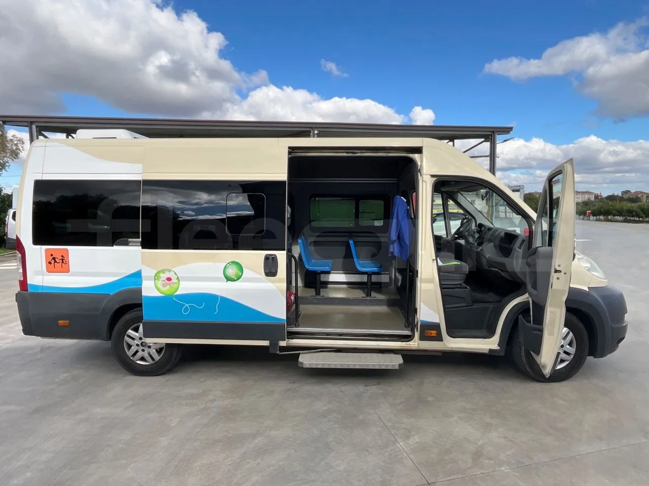 Fiat Ducato 250EDMLC BXL - Euro4  - 115kW - 6.363mt - right side doors open