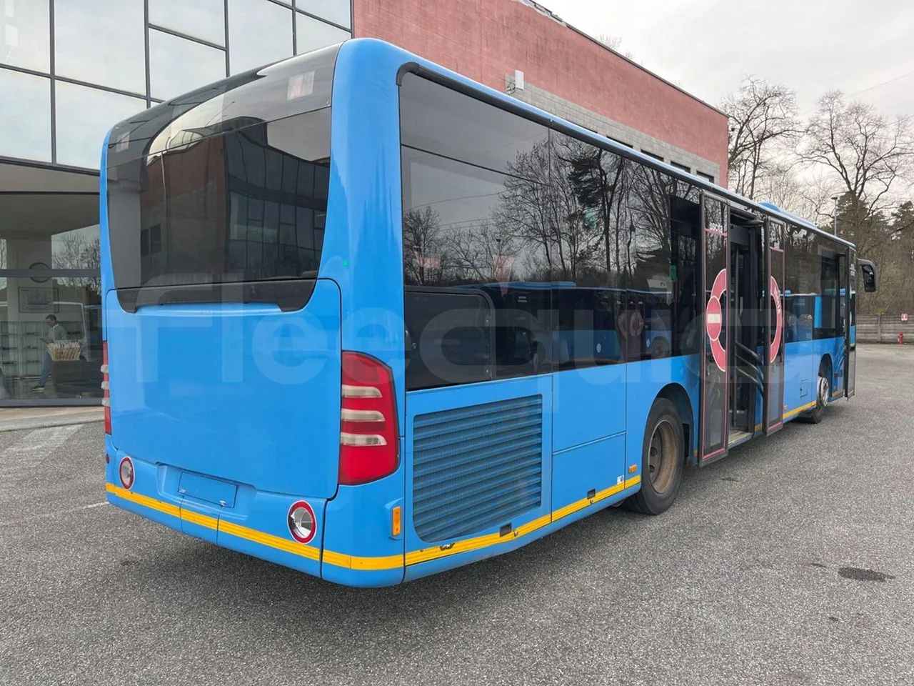 Mercedes-Benz Citaro O 530/2PCL2E4 - Euro 4 - 210 kW - 11,950 mt - 3/4 right rear doors open