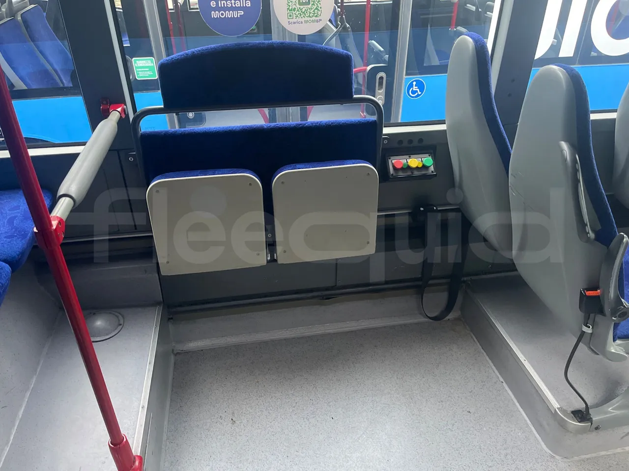 Mercedes-Benz Citaro O 530/2PCL2E4 - Euro 4 - 210 kW - 11,950 mt - disabled area photo