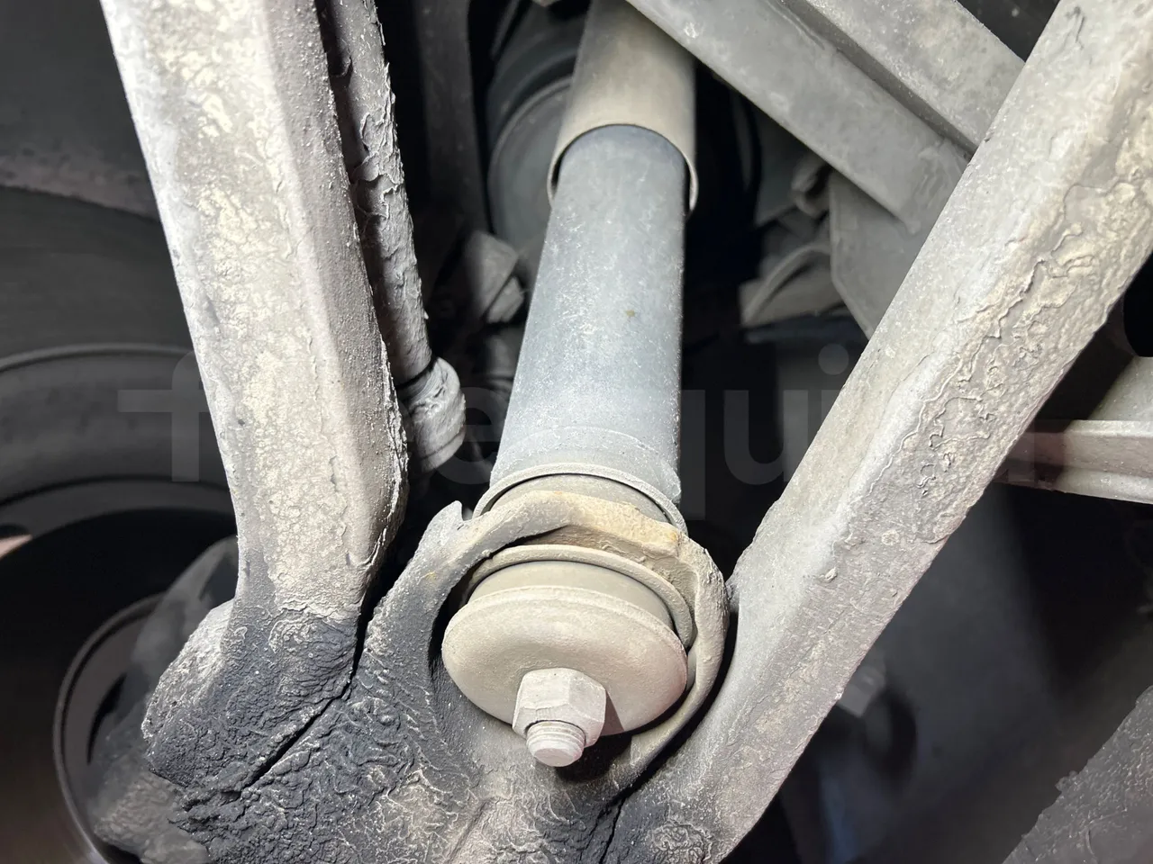 Mercedes-Benz Citaro O 530/2PCL2E4 - Euro 4 - 210 kW - 11,950 mt - front shock absorbers left