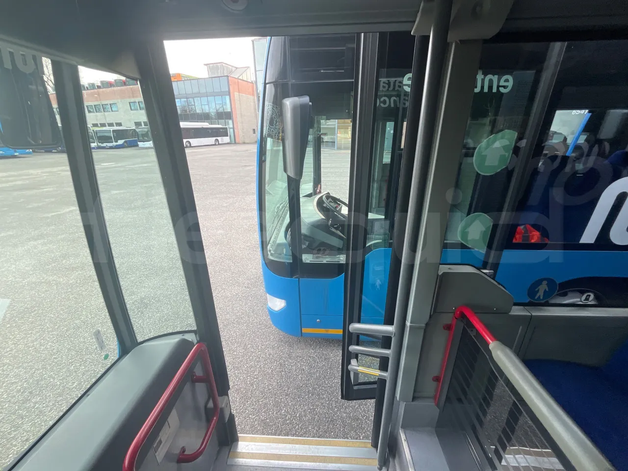 Mercedes-Benz Citaro O 530/2PCL2E4 - Euro 4 - 210 kW - 11,950 mt - handrails photo