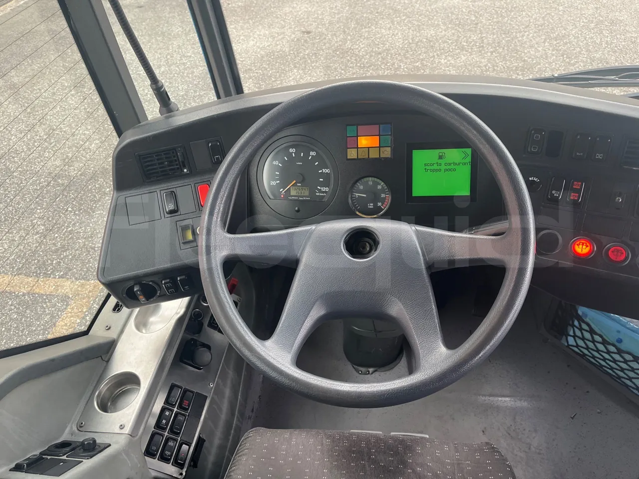 Mercedes-Benz Citaro O 530/2PCL2E4 - Euro 4 - 210 kW - 11,950 mt - steering wheel photo