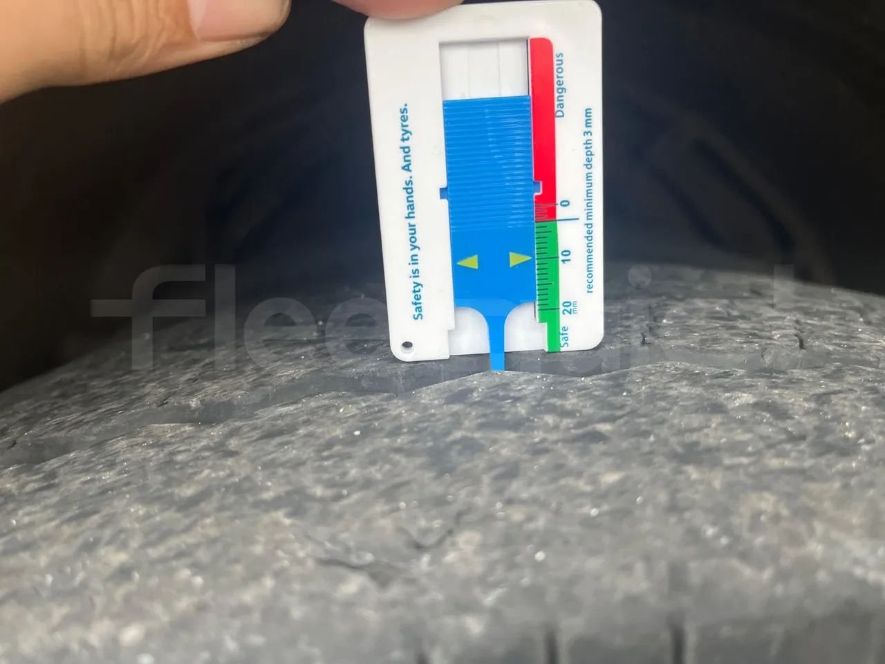 Mercedes-Benz Citaro O 530/2PCL2E4 - Euro 4 - 210 kW - 11,950 mt - front left tire measurements