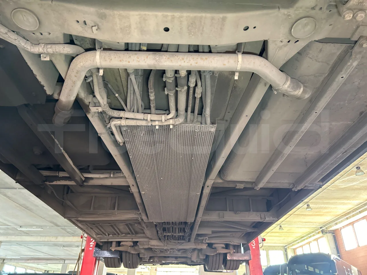 Mercedes-Benz Citaro O 530/2PCL2E4 - Euro 4 - 210 kW - 11,950 mt - central undercarriage photo