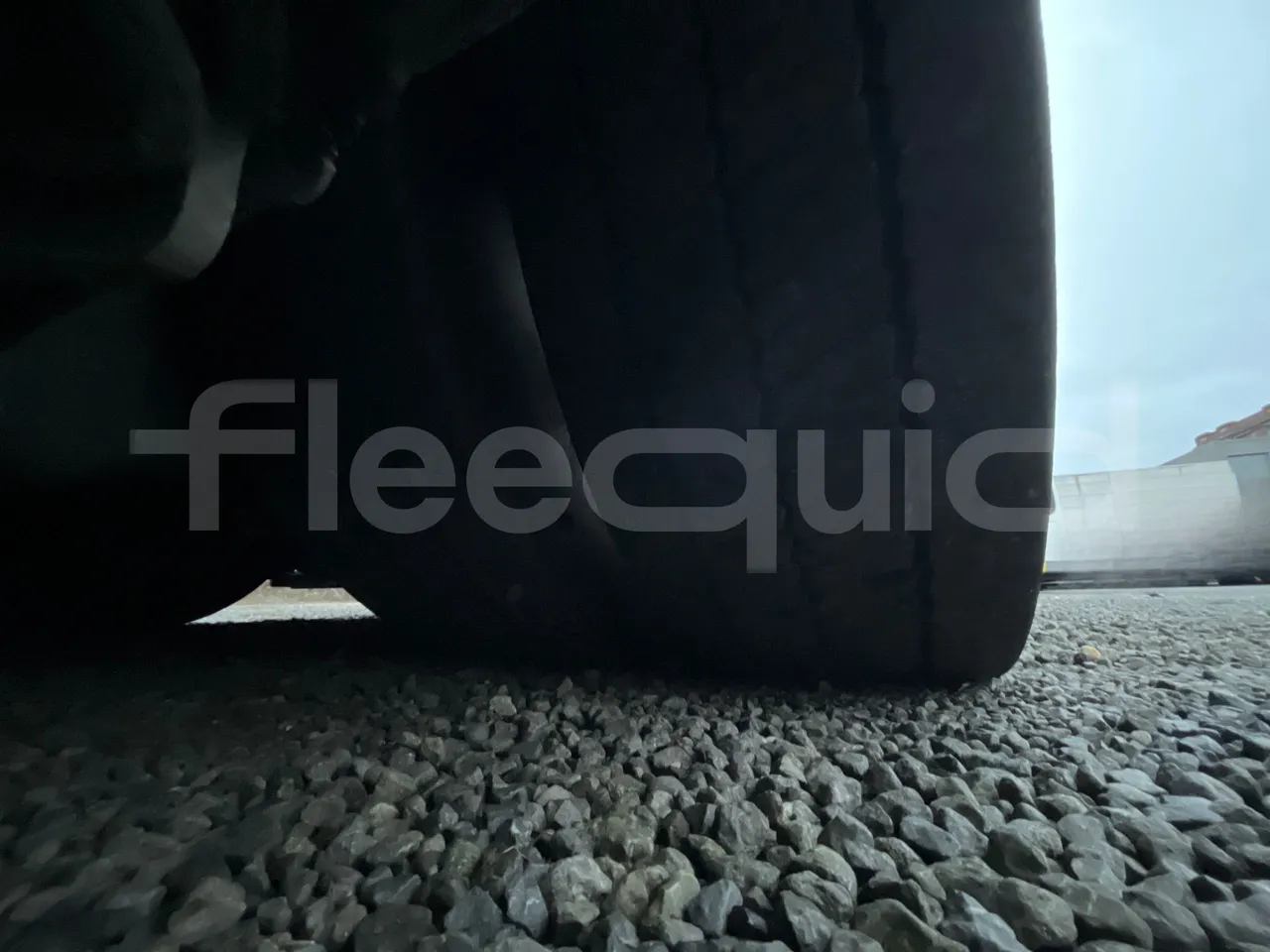 Man Lion's City A21 - EUR5 - 206kW - 11.980m - tread condition front tires left