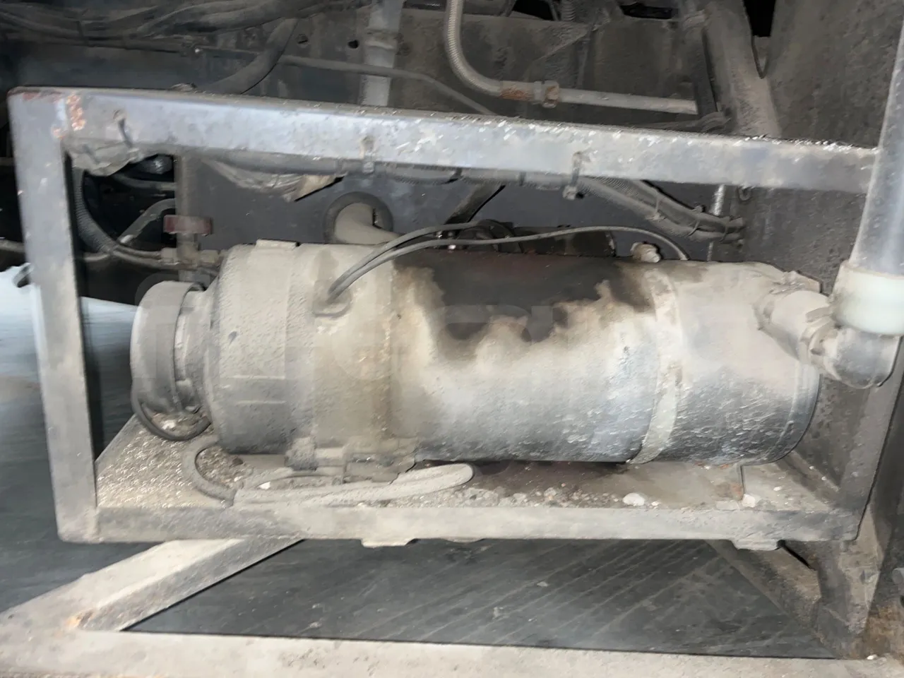 Man Ratio 18440 - Euro 4 - 324kW - 12.975 mt - engine plate photo