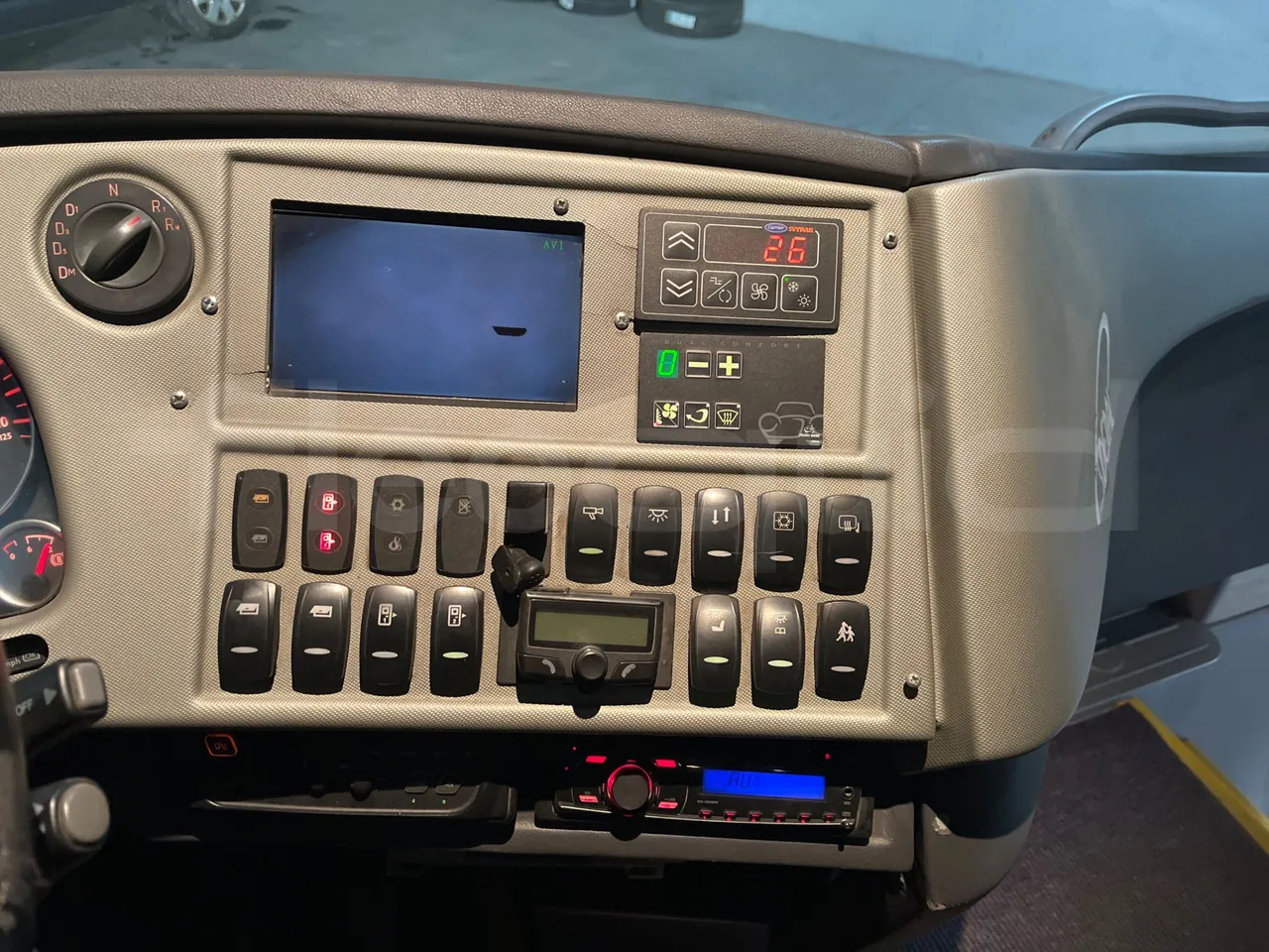 Man Ratio 18440 - Euro 4 - 324kW - 12.975 mt - radio accessories photo