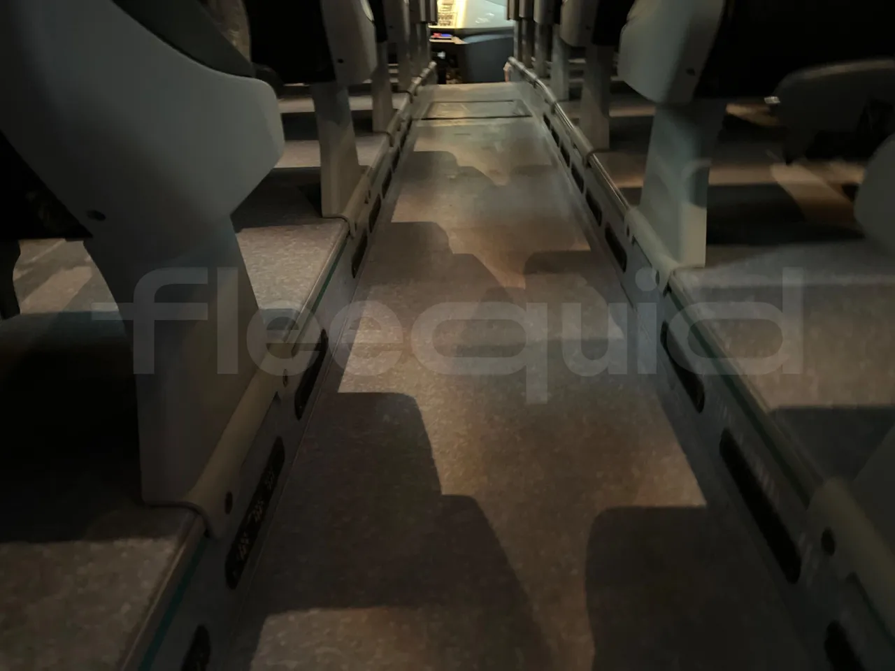 Man Ratio 18440 - Euro 4 - 324kW - 12.975 mt - seat brackets photo