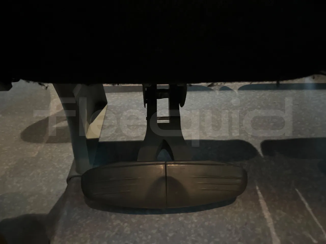 Man Ratio 18440 - Euro 4 - 324kW - 12.975 mt - footrest detail photo