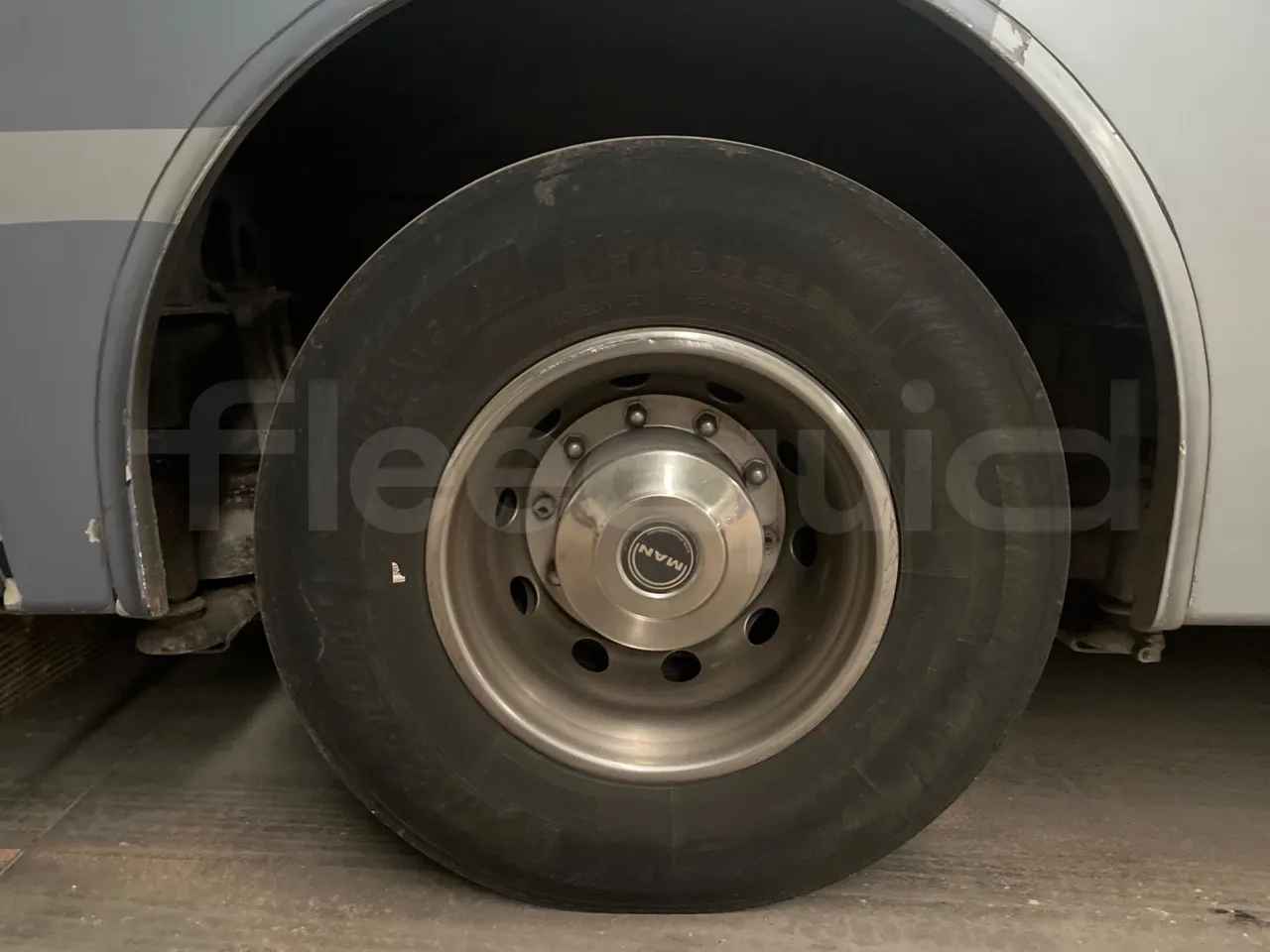 Man Ratio 18440 - Euro 4 - 324kW - 12.975 mt - tread condition front tires right