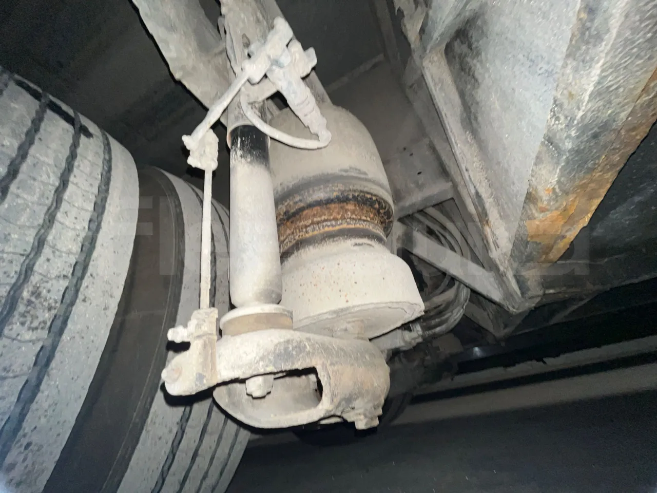 Man Ratio 18440 - Euro 4 - 324kW - 12.975 mt - axle 2 shock absorbers 1 left