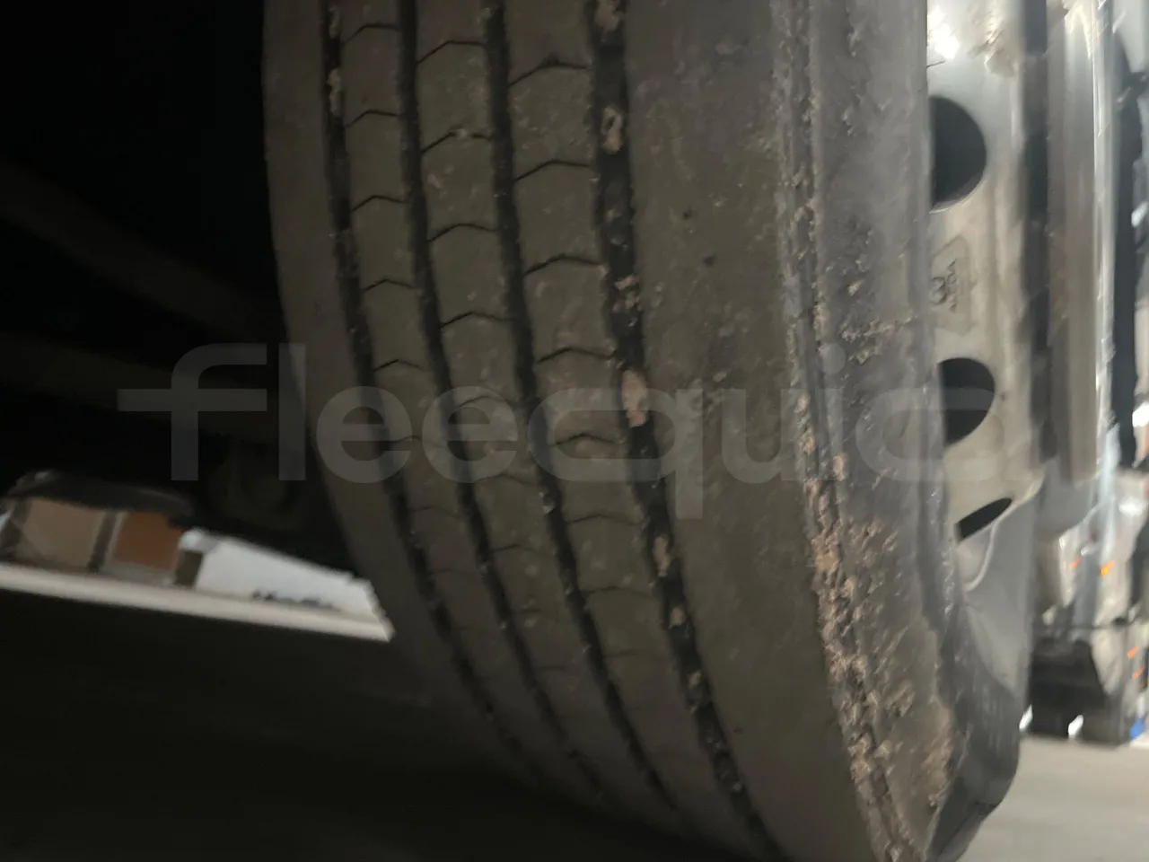 Man Ratio 18440 - Euro 4 - 324kW - 12.975 mt - rear left tire photo