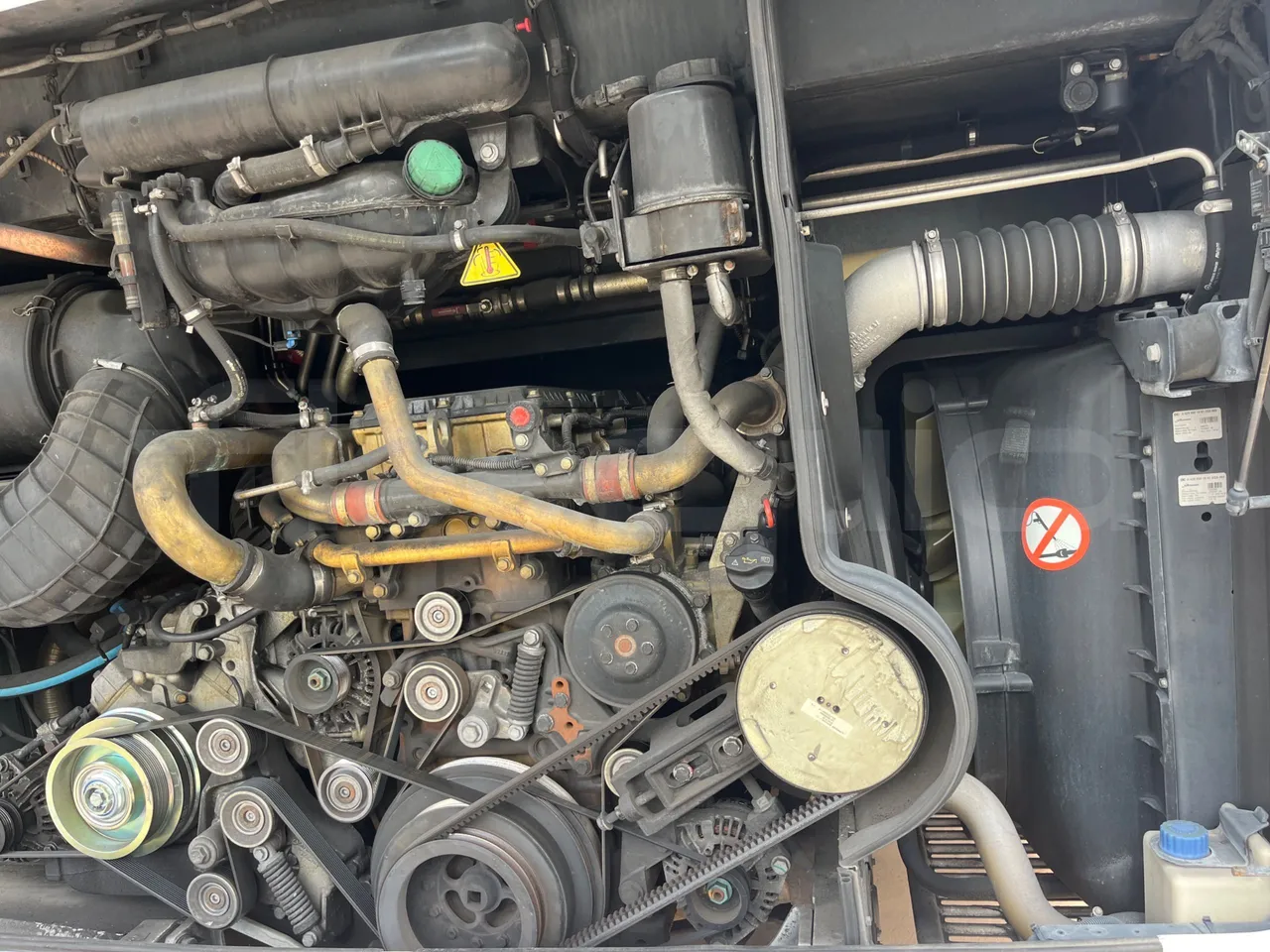 Mercedes-Benz Tourismo MB E 16/2 RHD - Euro 6 -  315 kW -  13.115 mt - engine plate photo