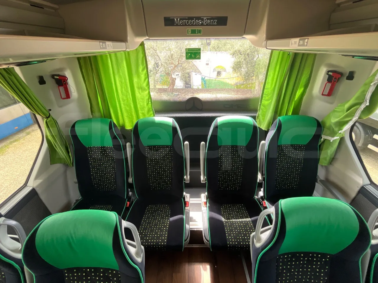 Mercedes-Benz Tourismo MB E 16/2 RHD - Euro 6 -  315 kW -  13.115 mt - jack and driver keys