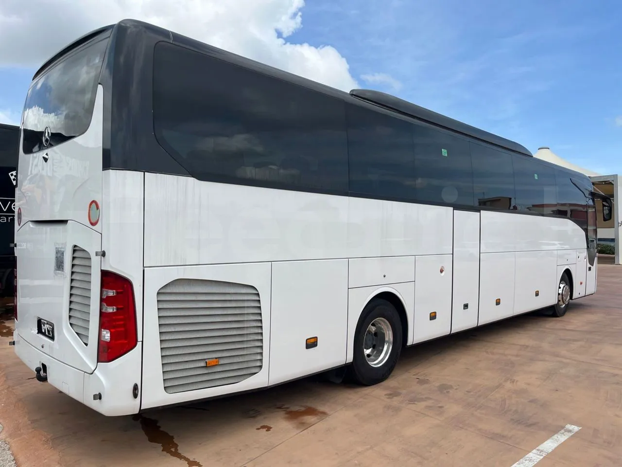 Mercedes-Benz Tourismo MB E 16/2 RHD - Euro 6 -  315 kW -  13.115 mt - 3/4 right rear doors closed