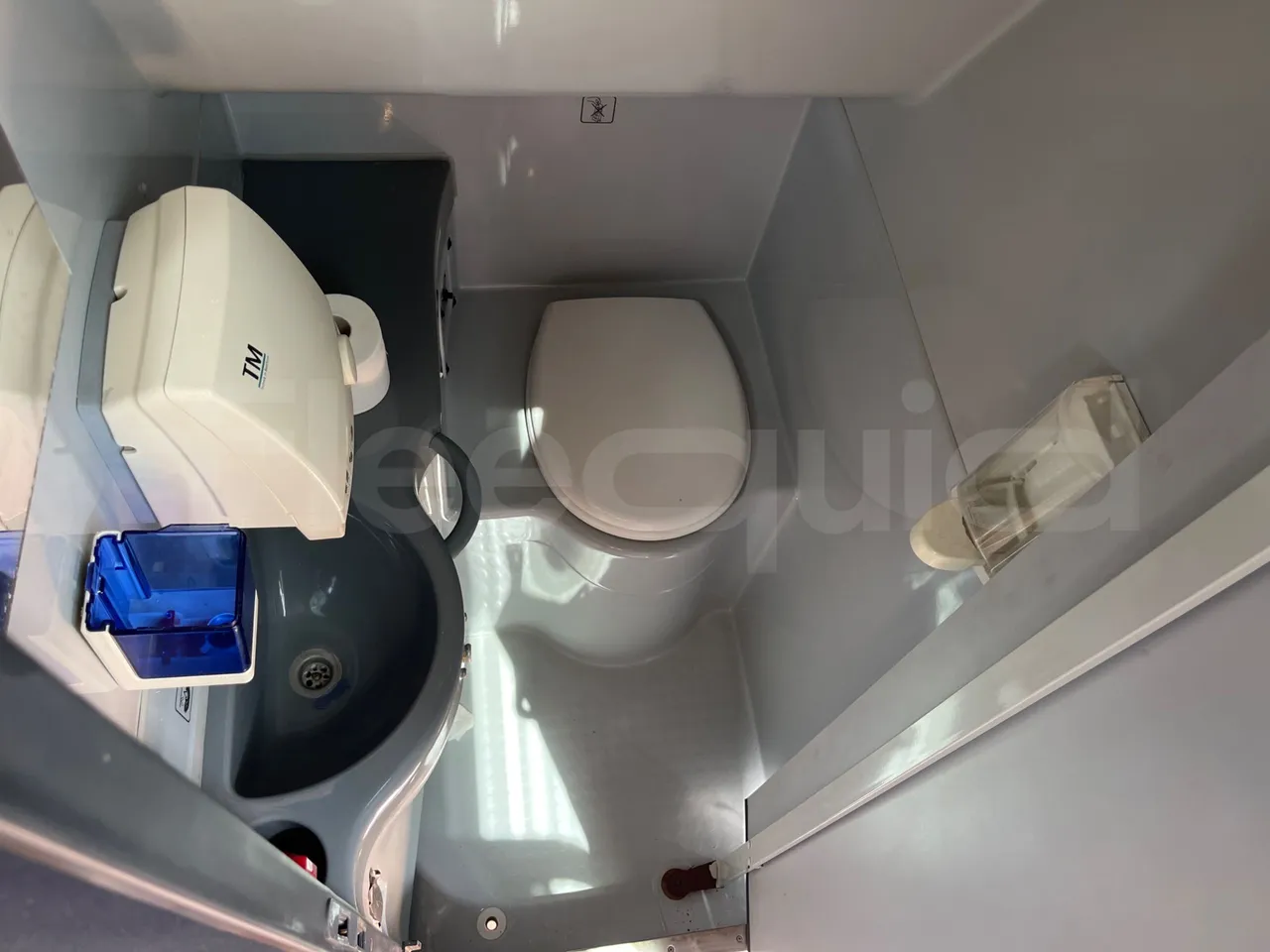 Mercedes-Benz Tourismo MB E 16/2 RHD - Euro 6 -  315 kW -  13.115 mt - toilette accessories photo