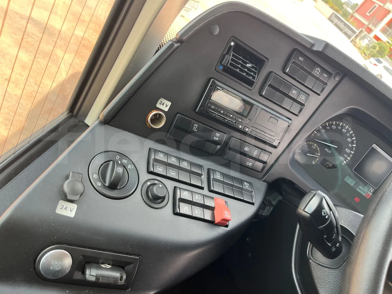 Mercedes-Benz Tourismo MB E 16/2 RHD - Euro 6 -  315 kW -  13.115 mt - onboard devices 2