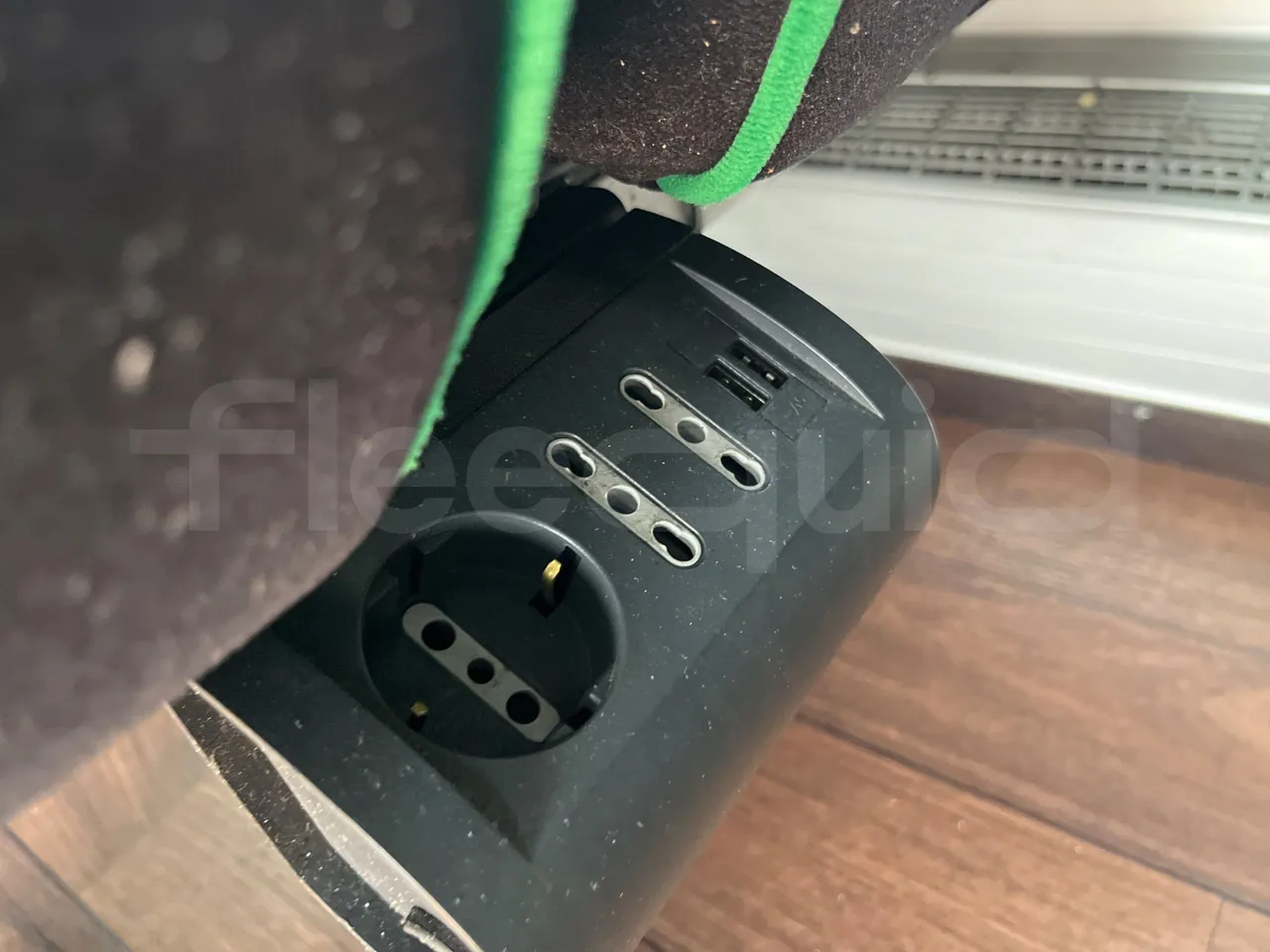 Mercedes-Benz Tourismo MB E 16/2 RHD - Euro 6 -  315 kW -  13.115 mt - usb charging detail