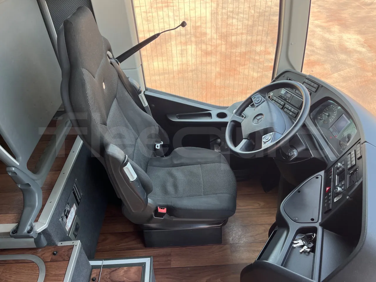 Mercedes-Benz Tourismo MB E 16/2 RHD - Euro 6 -  315 kW -  13.115 mt - driver's seat photo