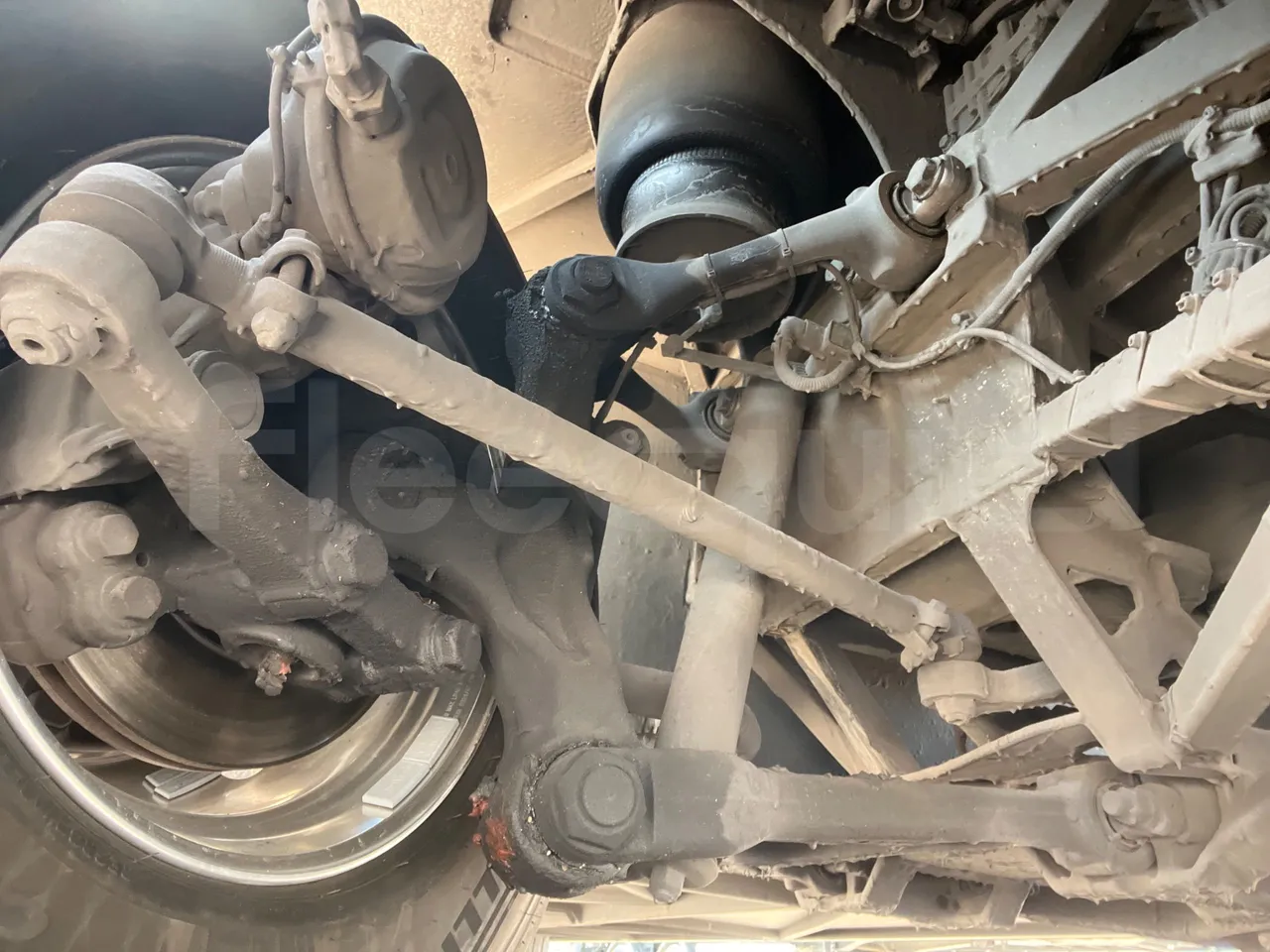 Mercedes-Benz Tourismo MB E 16/2 RHD - Euro 6 -  315 kW -  13.115 mt - front air springs right