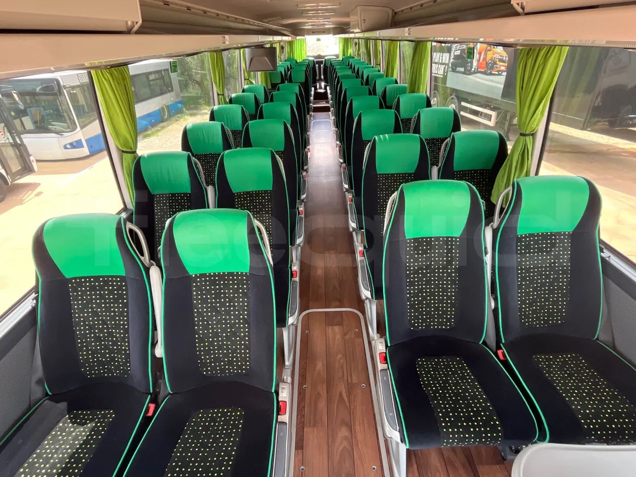 Mercedes-Benz Tourismo MB E 16/2 RHD - Euro 6 -  315 kW -  13.115 mt - handrails photo