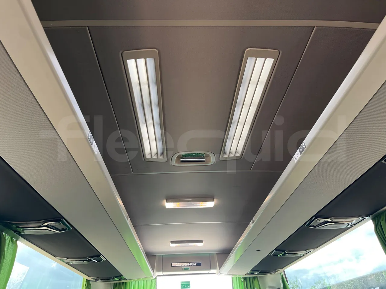 Mercedes-Benz Tourismo MB E 16/2 RHD - Euro 6 -  315 kW -  13.115 mt - roof hatch 2